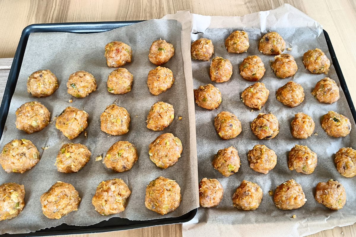 Boulettes de poulet aux légumes à congeler: moelleuses et parfaites pour les soirs chargés